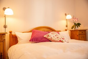 Comfort Single Room, 1 Twin Bed, Non Smoking | Desk, bed sheets - Hotel Wappenstube (Erbach)