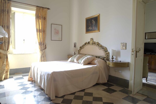 1 bedroom, premium bedding, rollaway beds, free WiFi