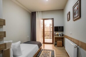 Egyptian cotton sheets, premium bedding, Tempur-Pedic beds - Telavi Inn (Telavi)