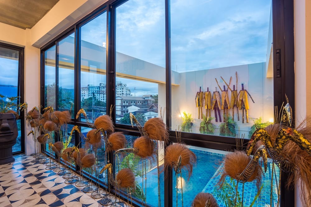 River Art Hotel