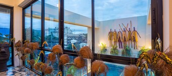 River Art Hotel