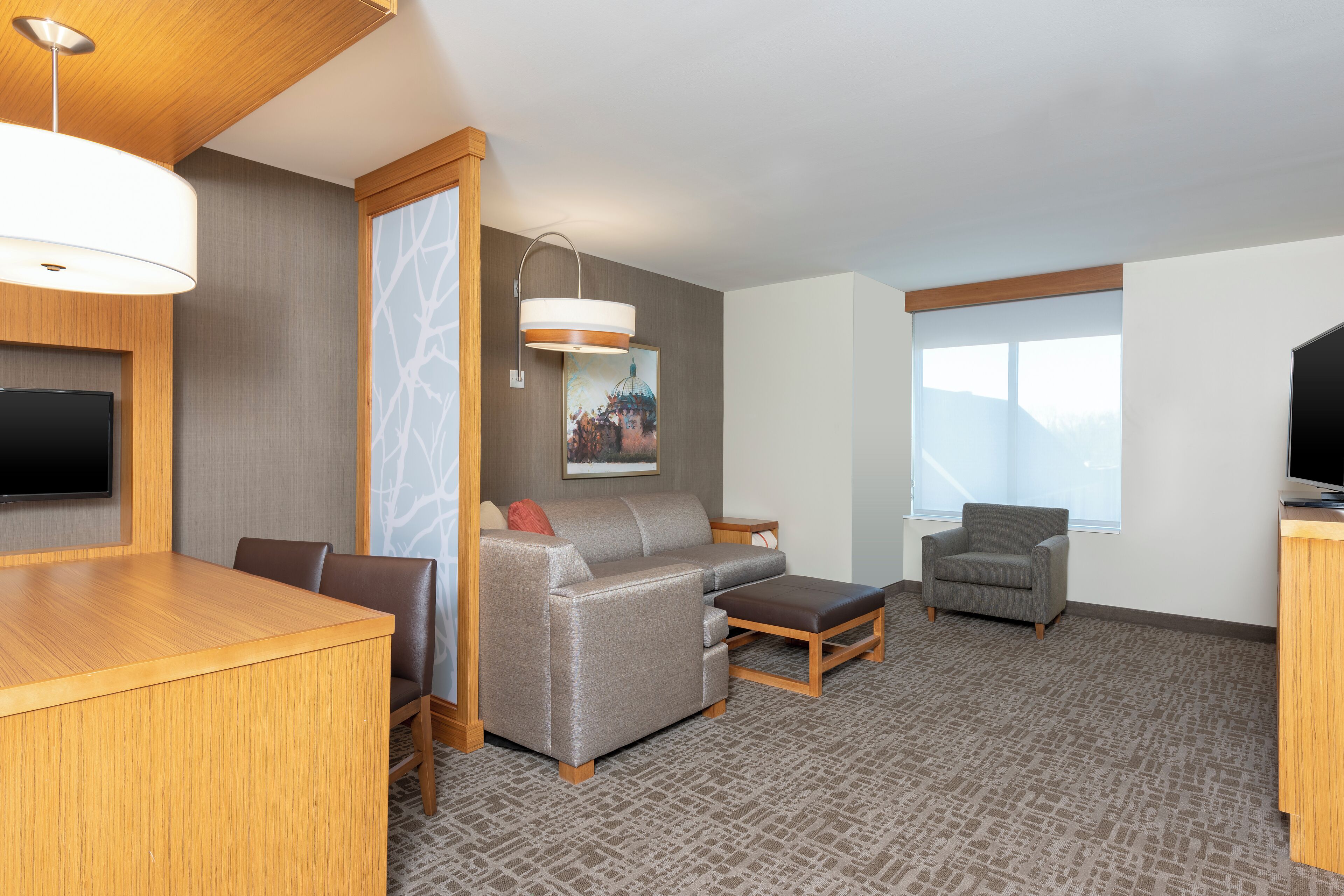 suite, 1 bedroom | hypo-allergenic bedding, individually decorated, desk, laptop workspace