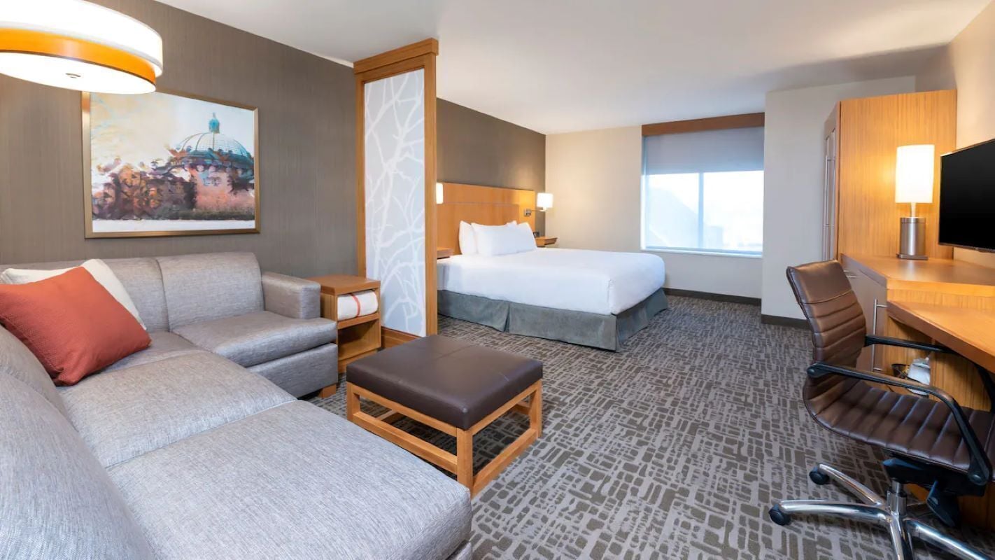 Literie hypoallergénique, décor unique, bureau