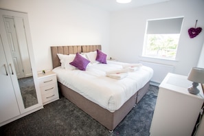 Comfort House, 3 Bedrooms, Kitchen | 3 bedrooms, individually decorated, individually furnished