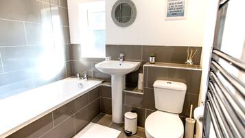 Comfort House, 3 Bedrooms, Kitchen | Bathroom