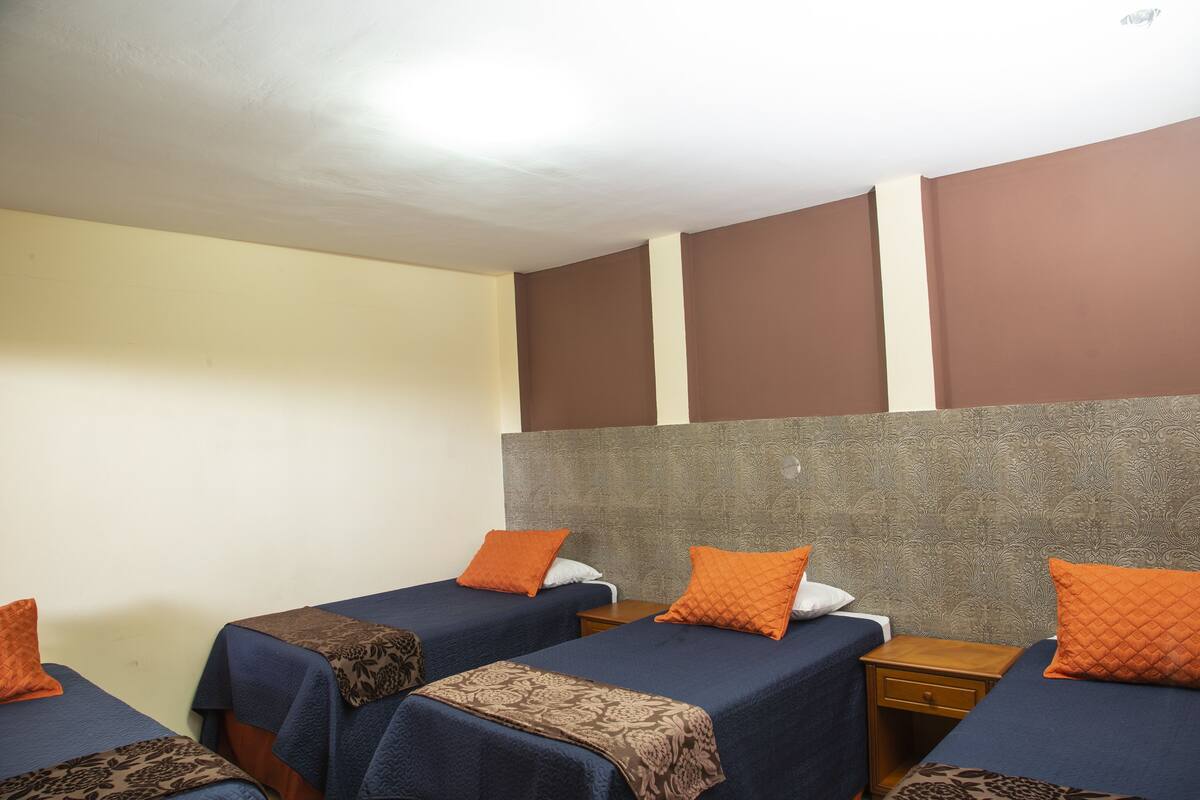 Habitación cuádruple, baño compartido | Wifi gratis