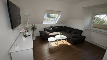 Comfort Apartment, Balcony | Living room