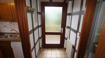 Escritorio, cunas gratuitas y wifi gratis 