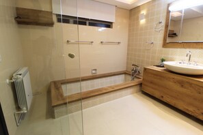 Apartment | Bathroom