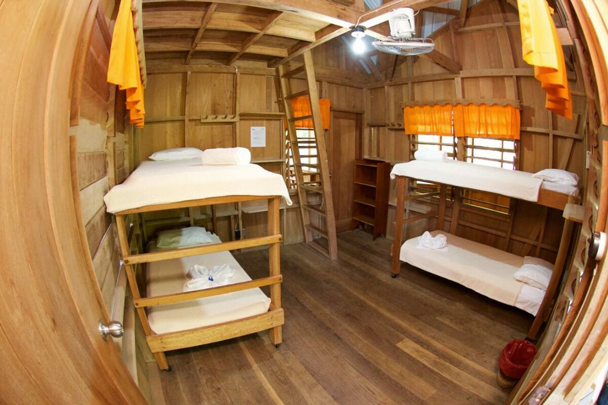 1 bedroom, desk, free WiFi