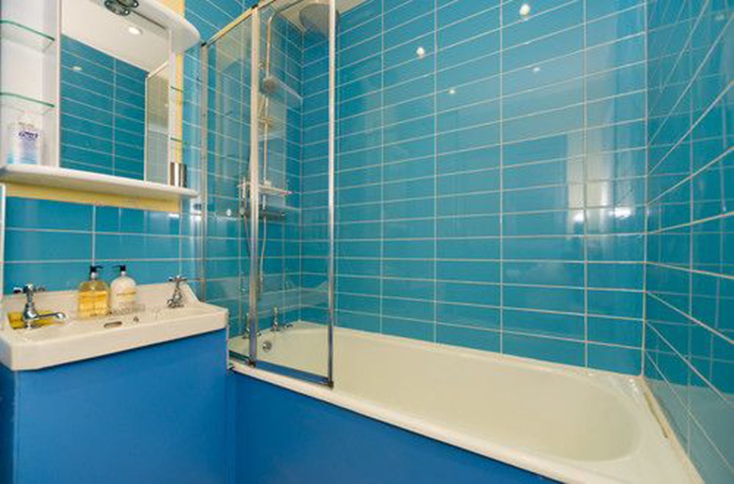 雙人房, 共用浴室 | 浴室 | 全浸式浴缸、免費盥洗用品、吹風機、拖鞋