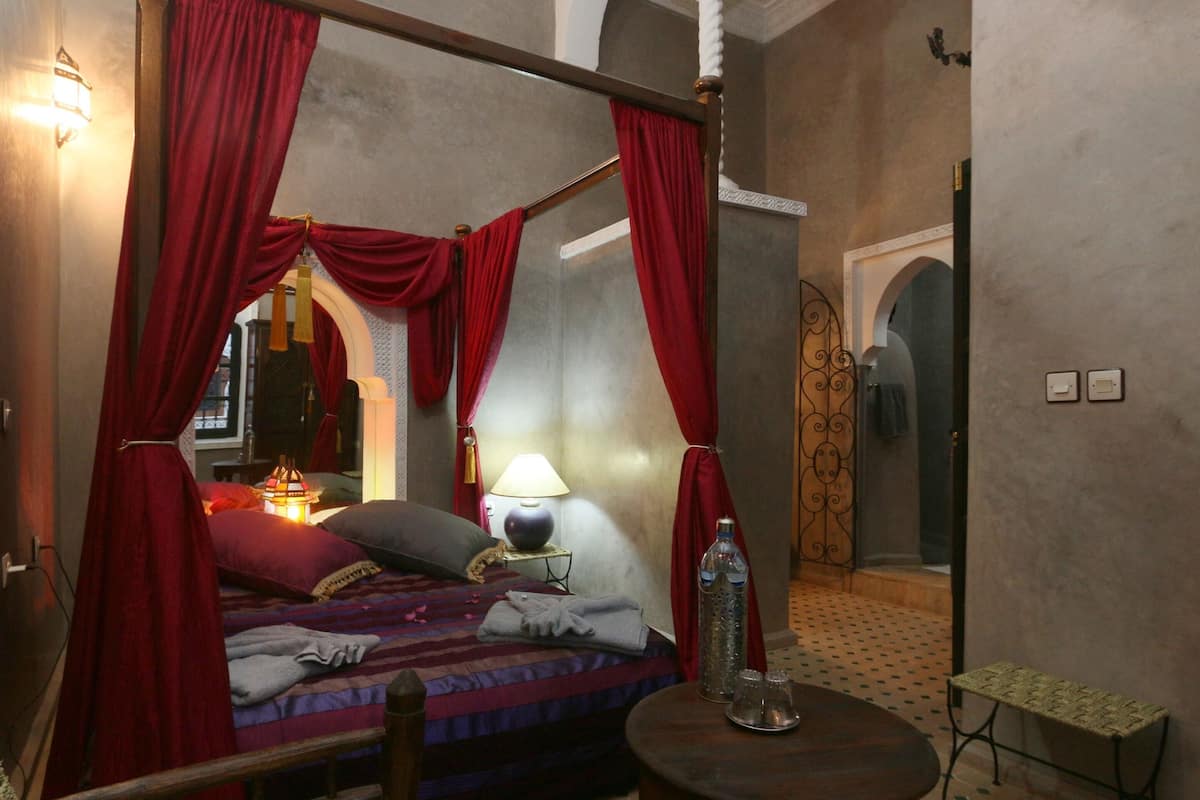 Suite, Private Bathroom
