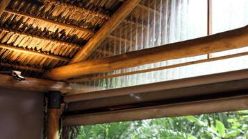 ห้องทรีทเมนท์สำหรับคู่รัก, การนวดด้วยหินร้อน, การนวดแบบดีพทิชชู