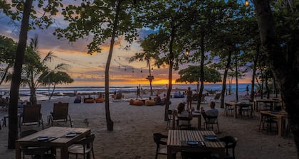 Hotel Nantipa - A Tico Beach Experience