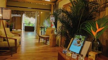 Phòng trị liệu đôi, massage đá nóng, massage mô sâu, massage Thụy Điển