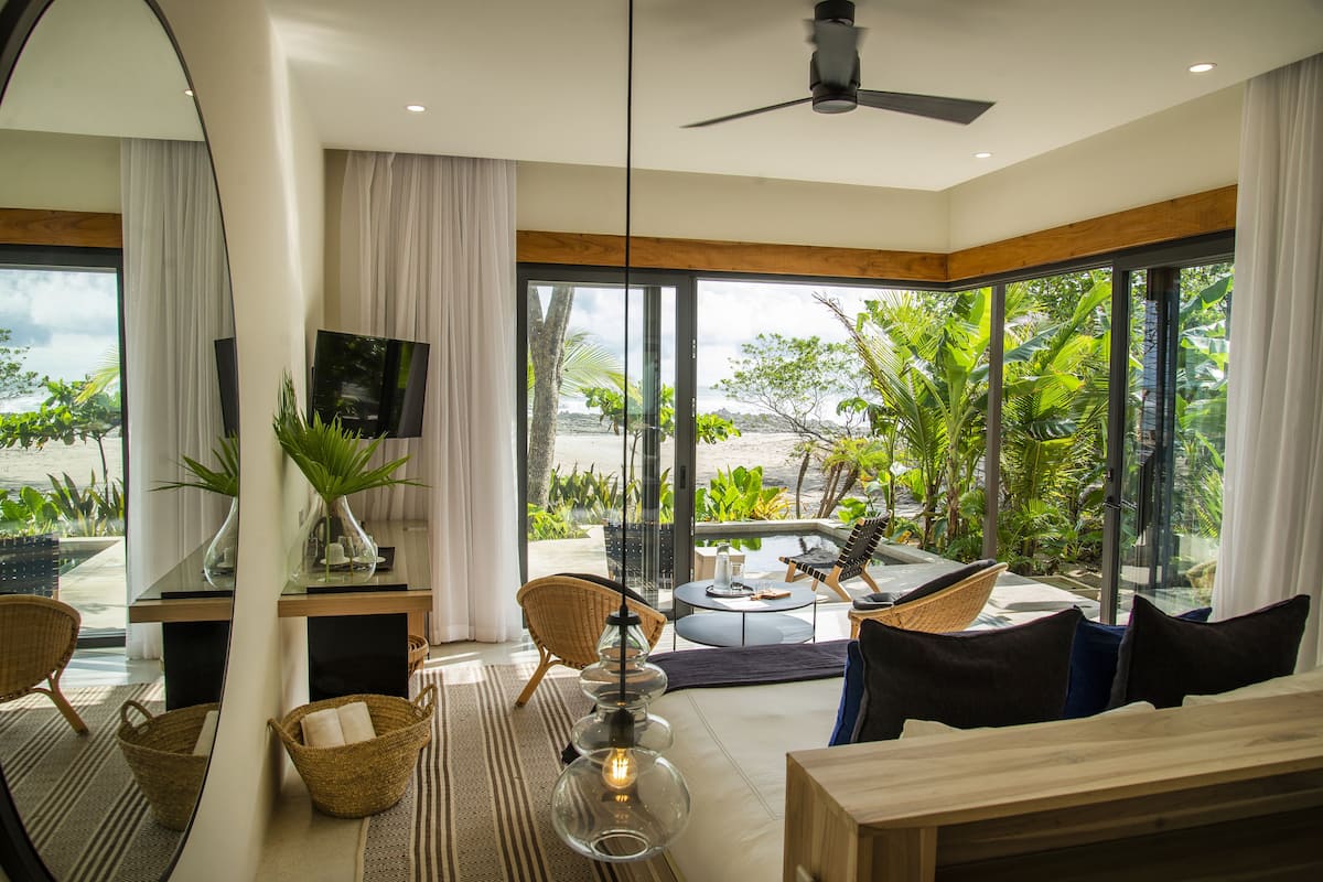Ninta Bungalow Ocean Front | 1 bedroom, premium bedding, memory foam beds, minibar