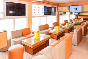 2 bars/lounges - Hotel Serena Palace (Douala)