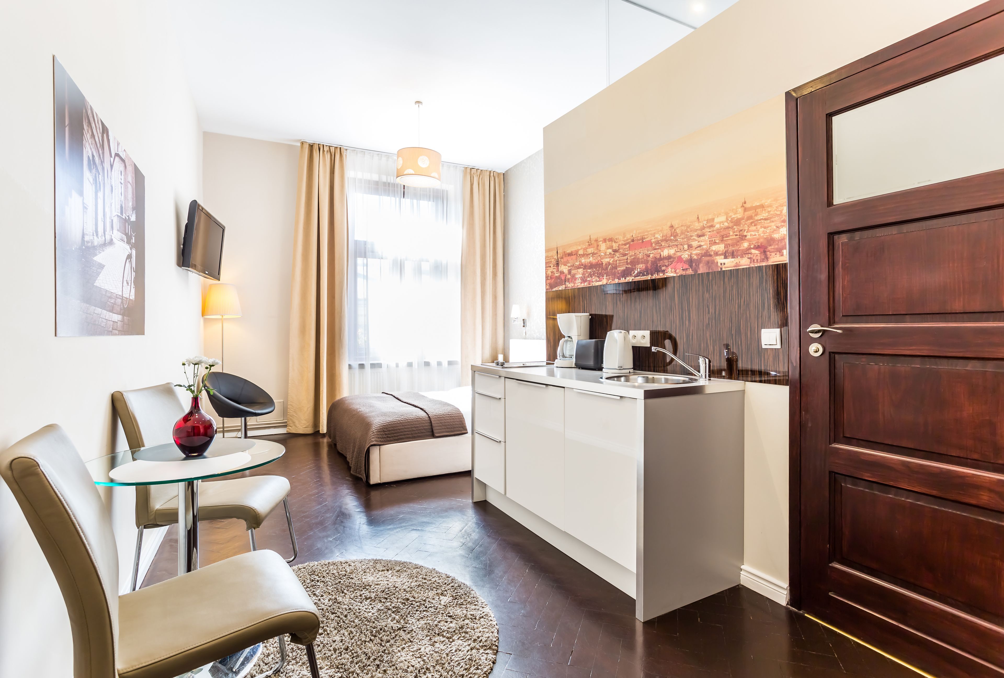 studio | living area | flat-screen tv