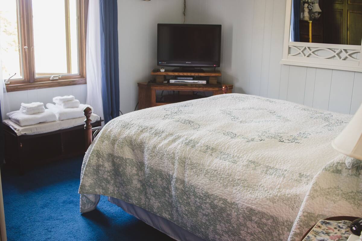 Habitación Deluxe, 1 cama Queen size, vista a la laguna | Sábanas de algodón egipcio, ropa de cama de alta calidad y edredón