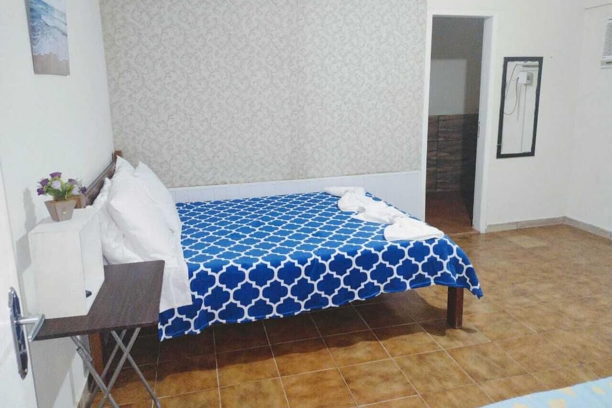 Economy Room | 1 bedroom, blackout curtains, free WiFi