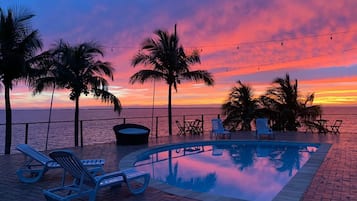 Outdoor pool, pool loungers