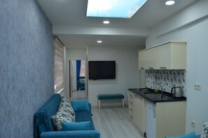 Standard Studio Suite, 2 Bedrooms | Living area | LED TV - Elit Uzungöl Otel (Çaykara)