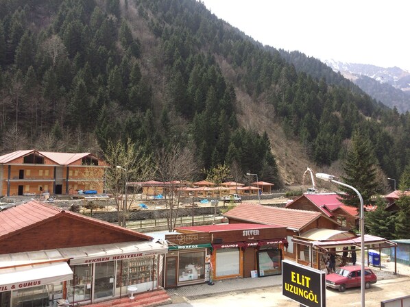 Standard Studio Suite, 2 Bedrooms | Soundproofing, iron/ironing board, free WiFi, bed sheets - Elit Uzungöl Otel (Çaykara)