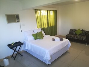 Family House, 3 Bedrooms | Individually furnished, iron/ironing board, bed sheets - N-Self Catering Lodge (Durban)