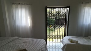 Family House, 3 Bedrooms | Iron/ironing board (on request), individually furnished, bed sheets - N-Self Catering Lodge (Durban)