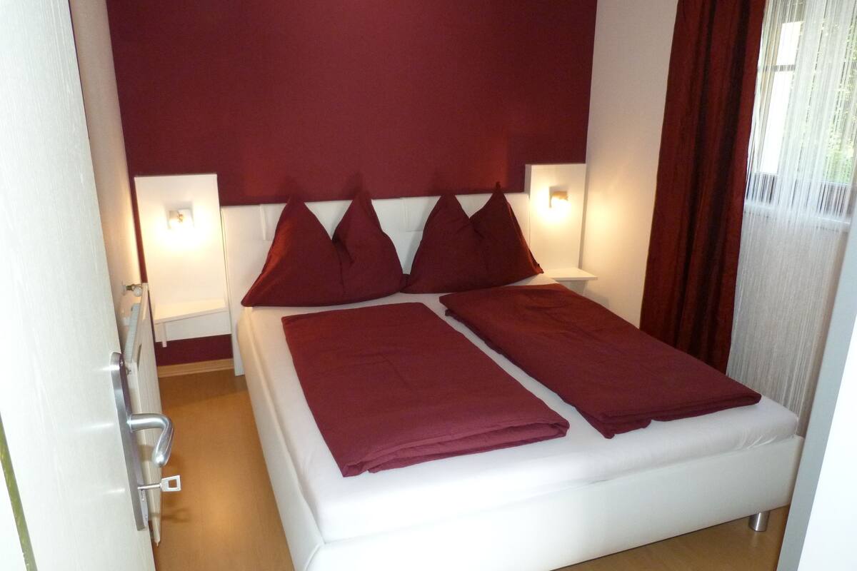 Basic-Apartment (2) | Hochwertige Bettwaren, kostenloses WLAN, Bettwäsche