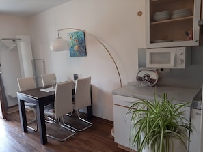 Basic Apartment (2) | Living area