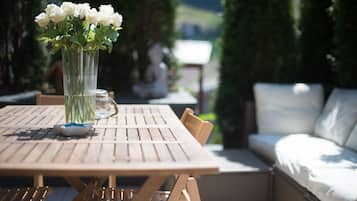 Family Apartment, 2 Bedrooms, Mountain View | Terrace/patio