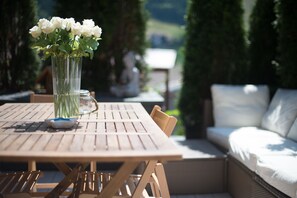 Appartement Familial, 2 chambres, vue montagne | Terrasse/Patio