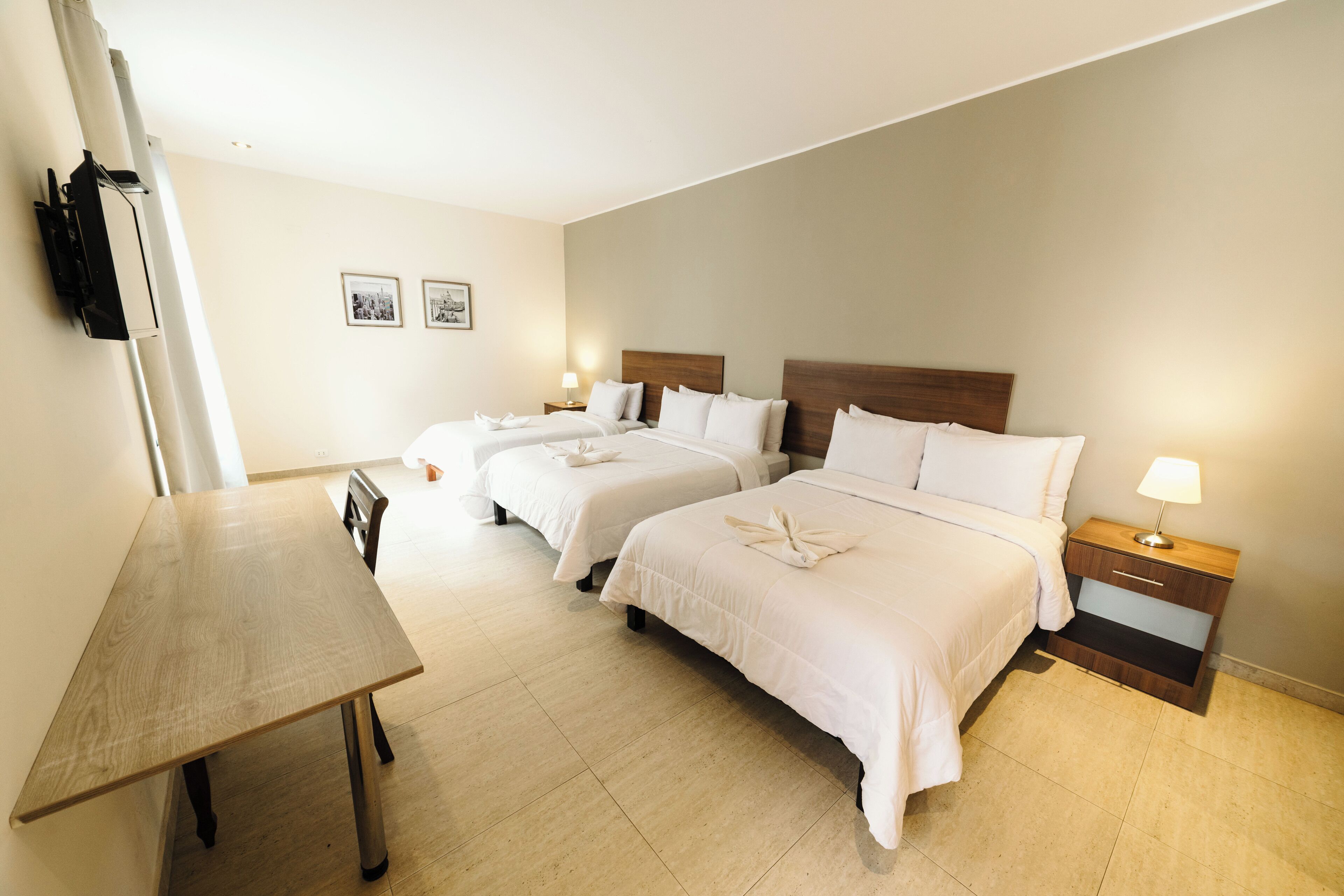 Triple Room, 1 Bedroom, Non Smoking, Private Bathroom | Desk, free WiFi, bed sheets