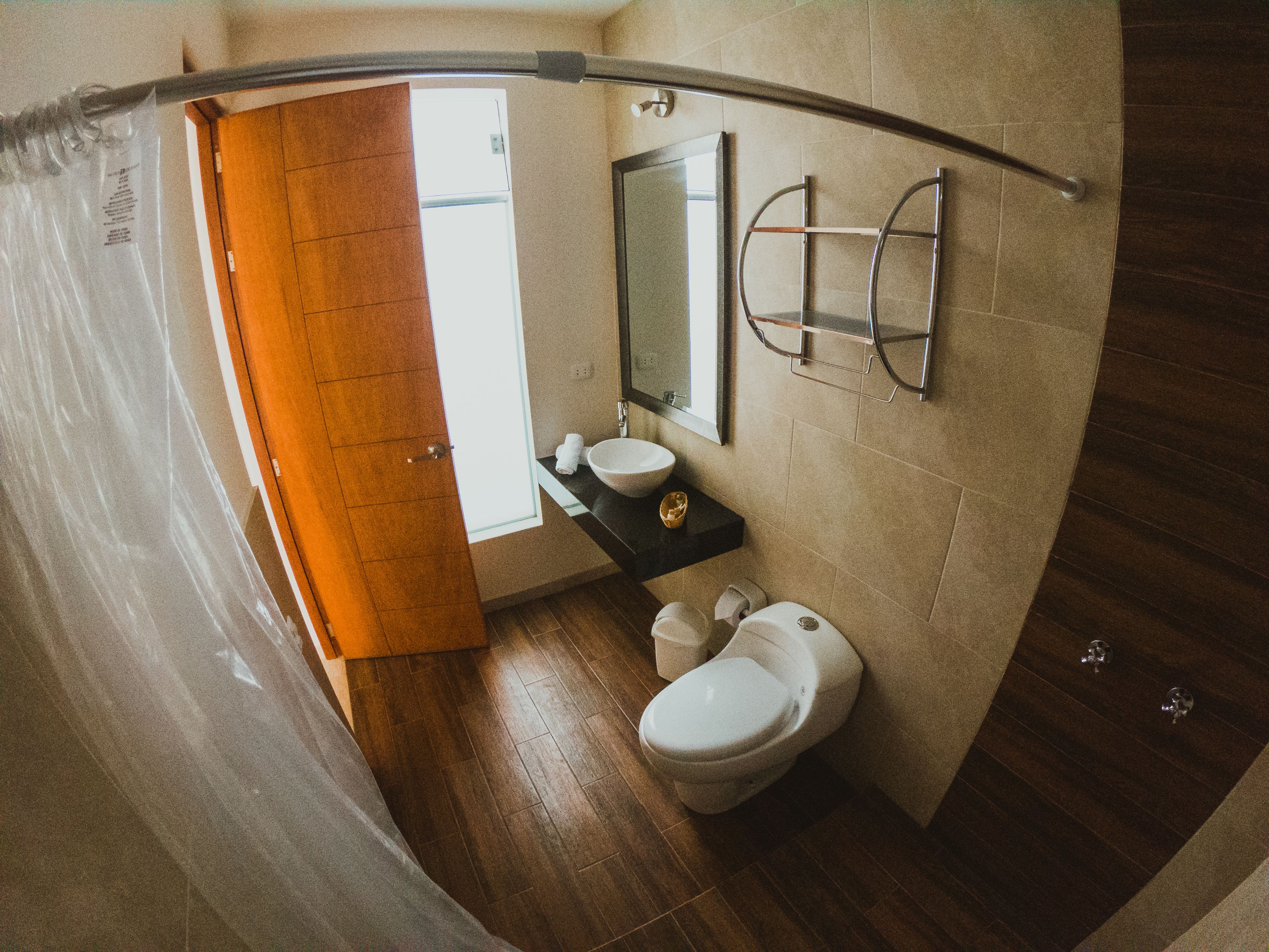 shower, rainfall showerhead, free toiletries, towels