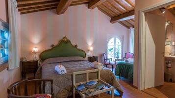 Daunenbettdecken, Zimmersafe, Schreibtisch, schallisolierte Zimmer