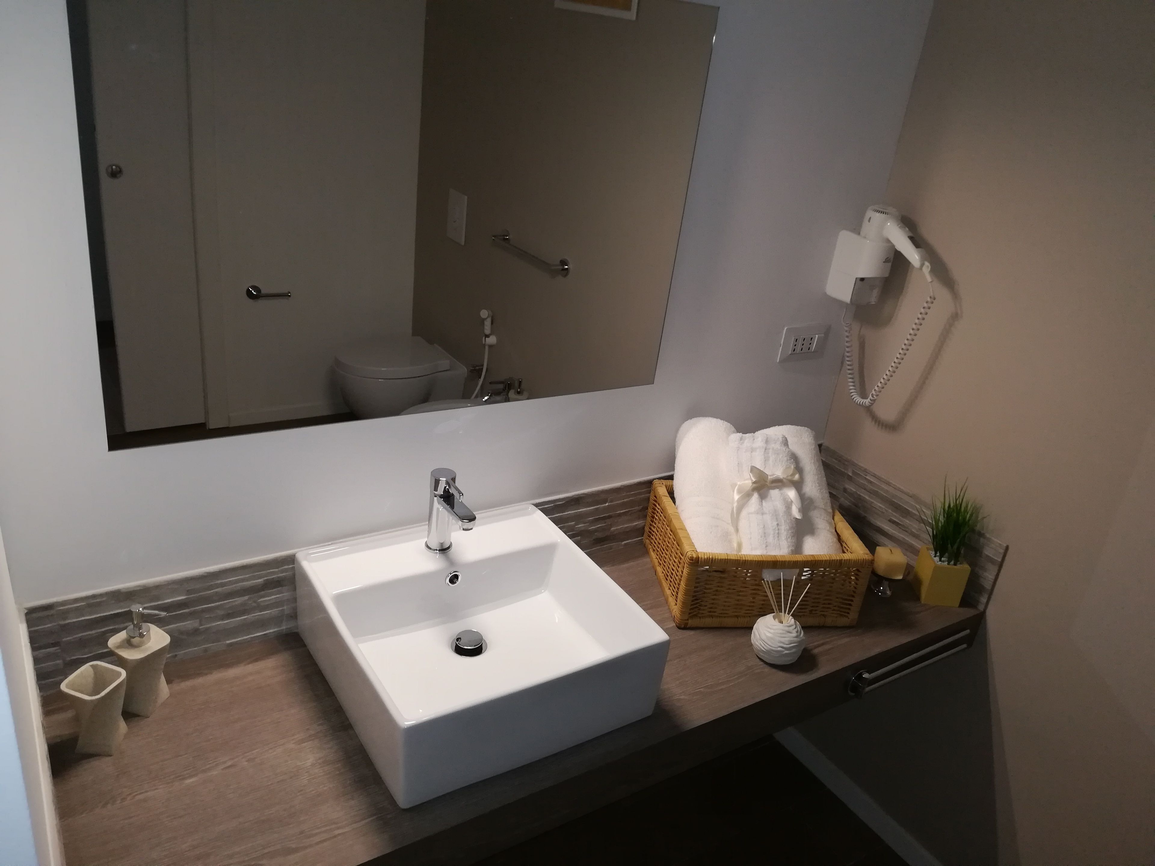 Superior-Suite, 1 Queen-Bett, Nichtraucher | Badezimmer | Dusche, Hydromassagedusche, kostenlose Toilettenartikel, Haartrockner