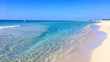 Navetta per la spiaggia, ombrelloni