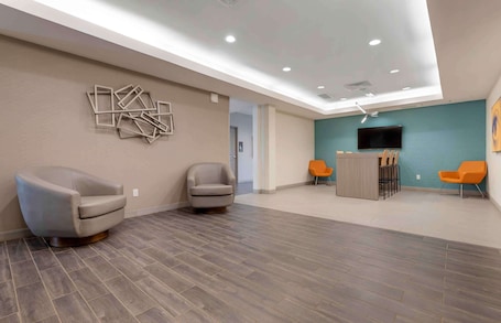 Lobby. Extended Stay America Premier Suites Greenville Woodruff Rd