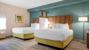 Premium bedding, desk, iron/ironing board, free WiFi