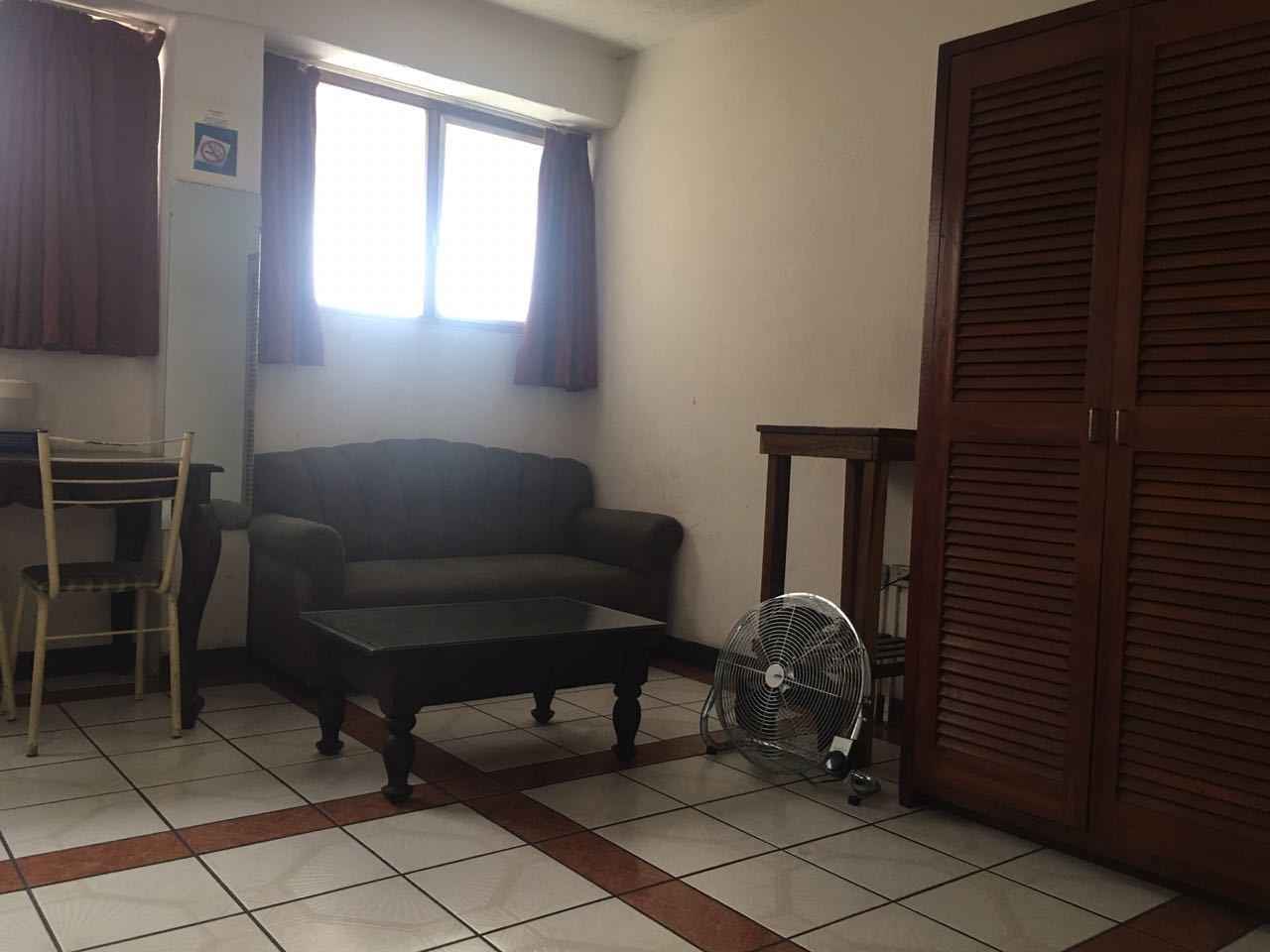 classic triple room, multiple beds, non smoking | in-room safe, desk, free wifi, bed sheets