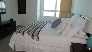 2 bedrooms, iron/ironing board, free WiFi