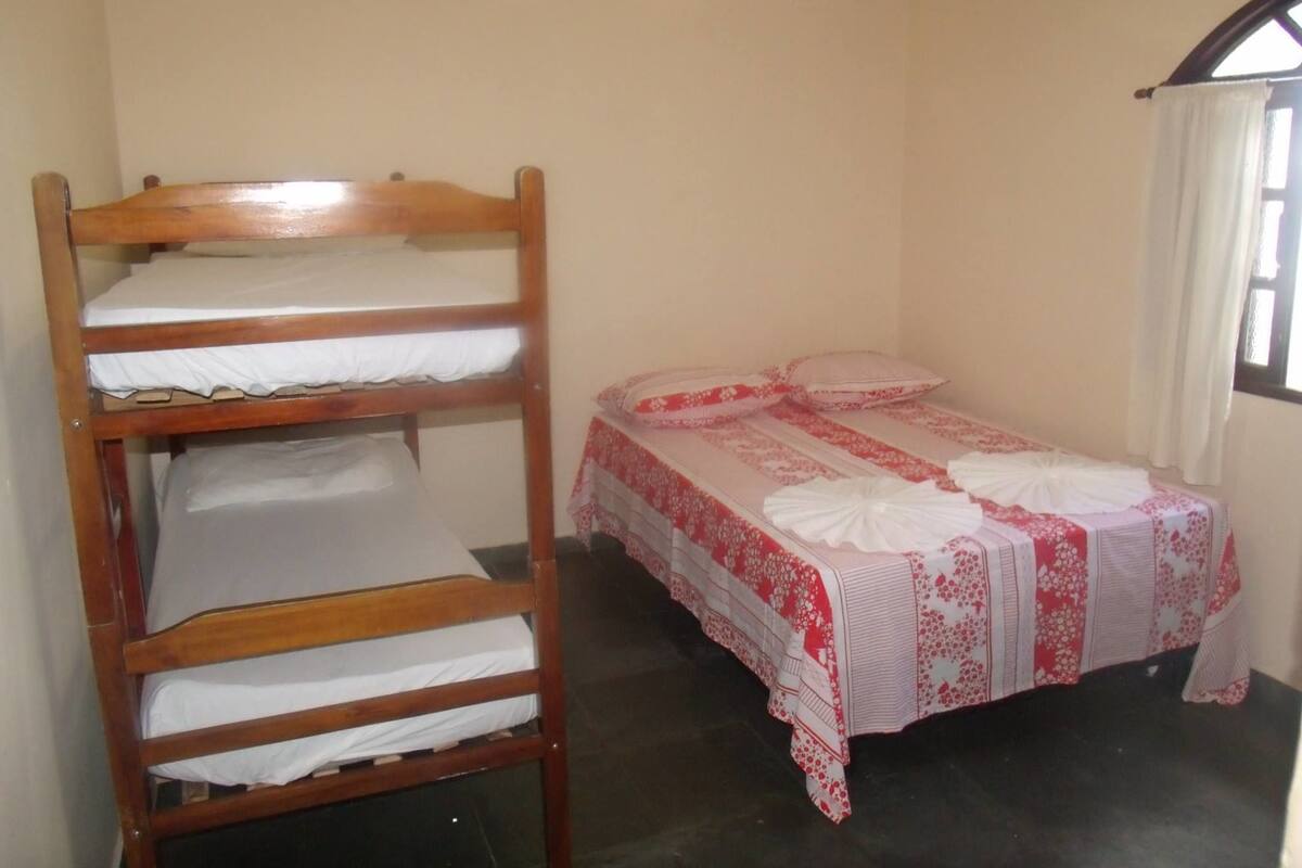 Minibar, free WiFi, bed sheets