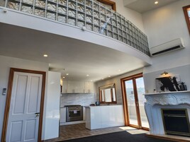 Apartment, 4 Bedrooms, Balcony | Private kitchen | Fridge, microwave, stovetop, dishwasher