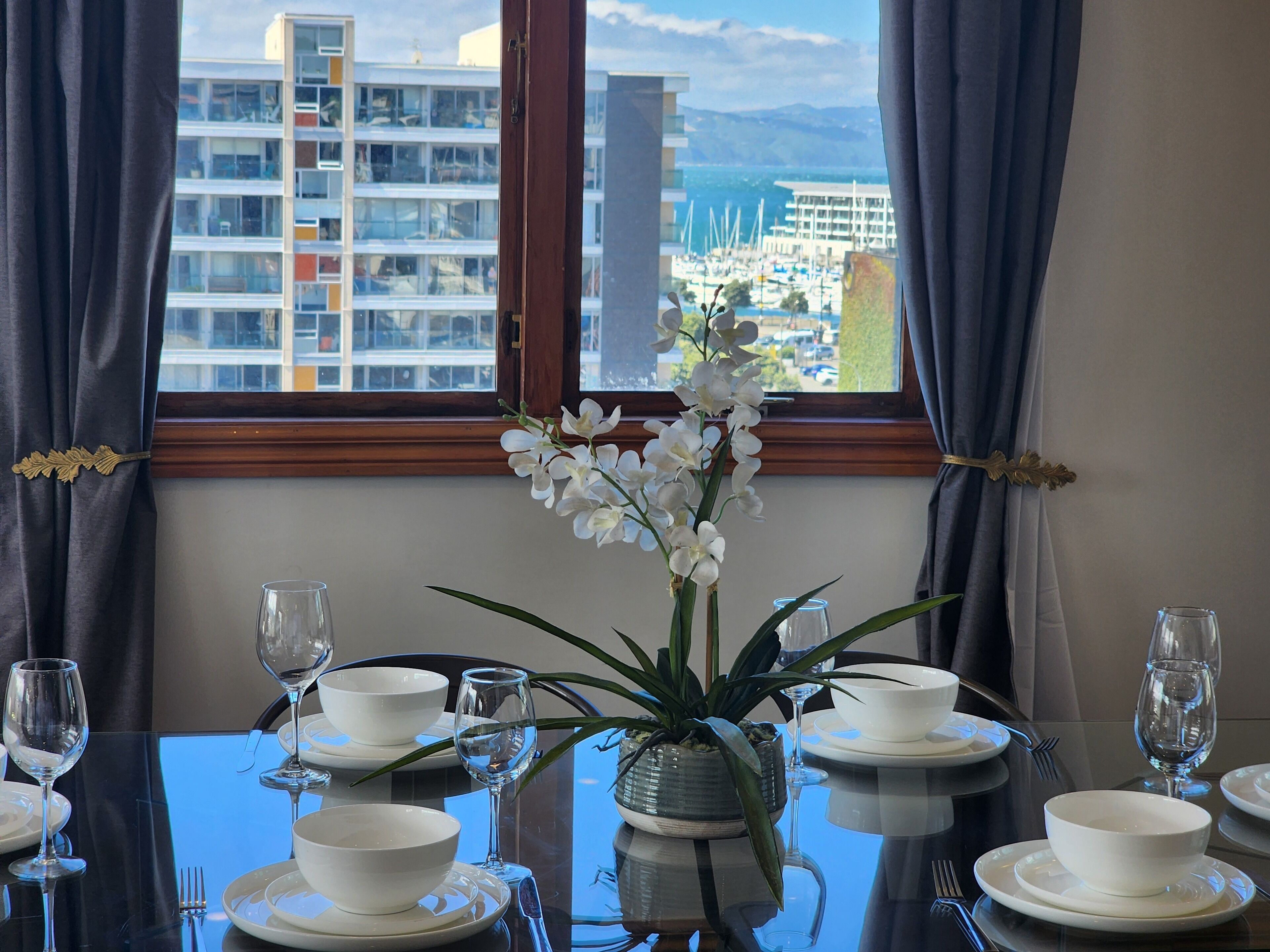 Apartment, 4 Bedrooms, Balcony | In-room dining