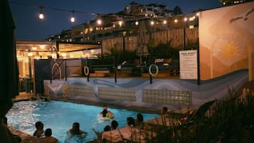 Außenpool, geöffnet von 09:00 Uhr bis 22:00 Uhr, Liegestühle