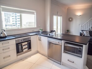 Private kitchen - U Suites on Manners (Wellington)