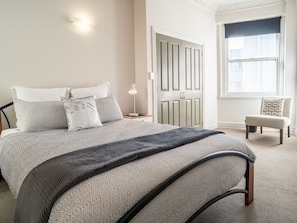 Apartamento, 2 quartos | Ferros/tábuas de passar roupa, berços grátis, Wi-Fi de cortesia