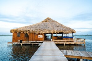 Restaurant - Brahma Blue Resort (San Pedro)