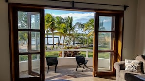 Suite Deluxe, 2 chambres, vue jardin, rez-de-chaussée | 2 chambres, coffres-forts dans les chambres, décoration personnalisée